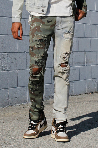 CONTRAST CAMO JEANS